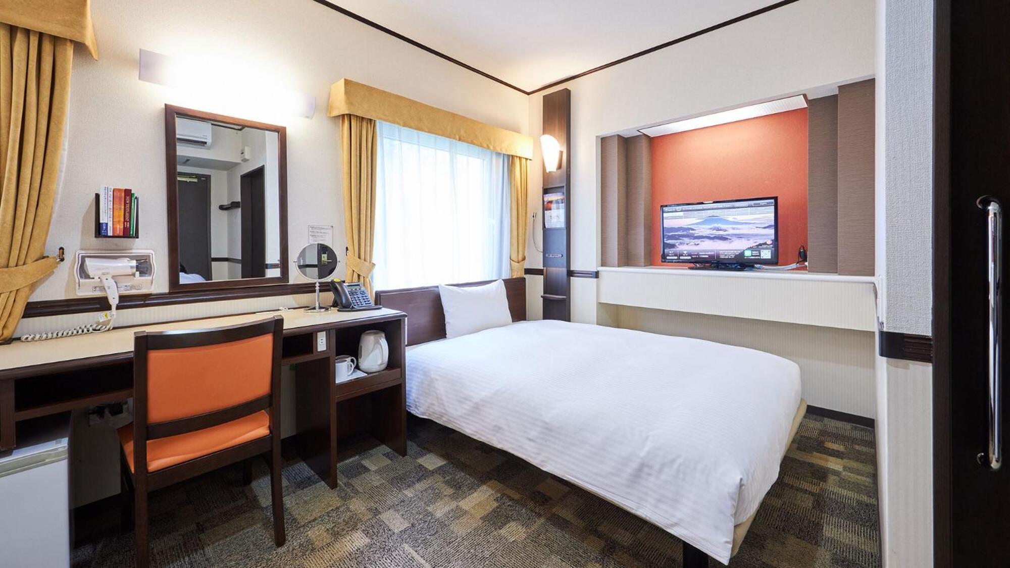 Toyoko Inn Tsu Eki Nishi Guchi Chambre photo