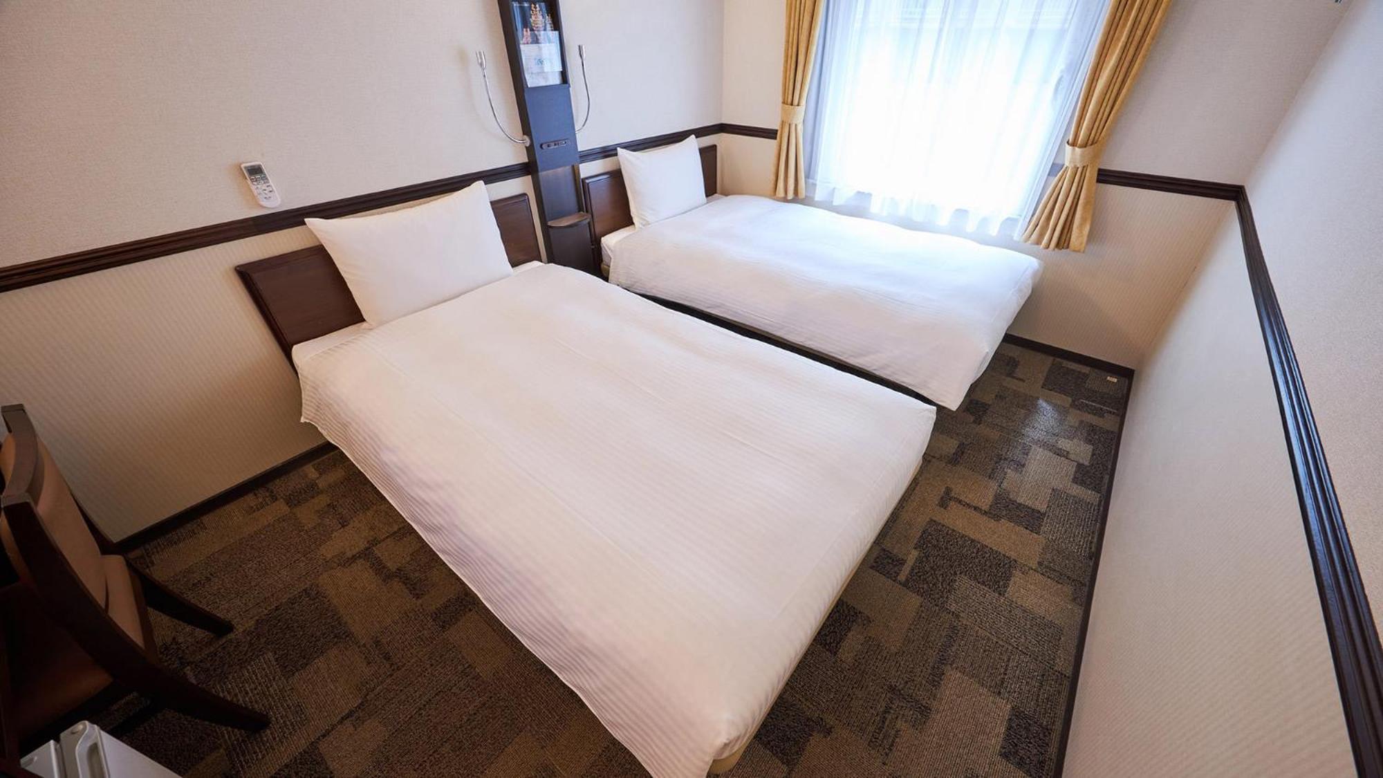 Toyoko Inn Tsu Eki Nishi Guchi Chambre photo