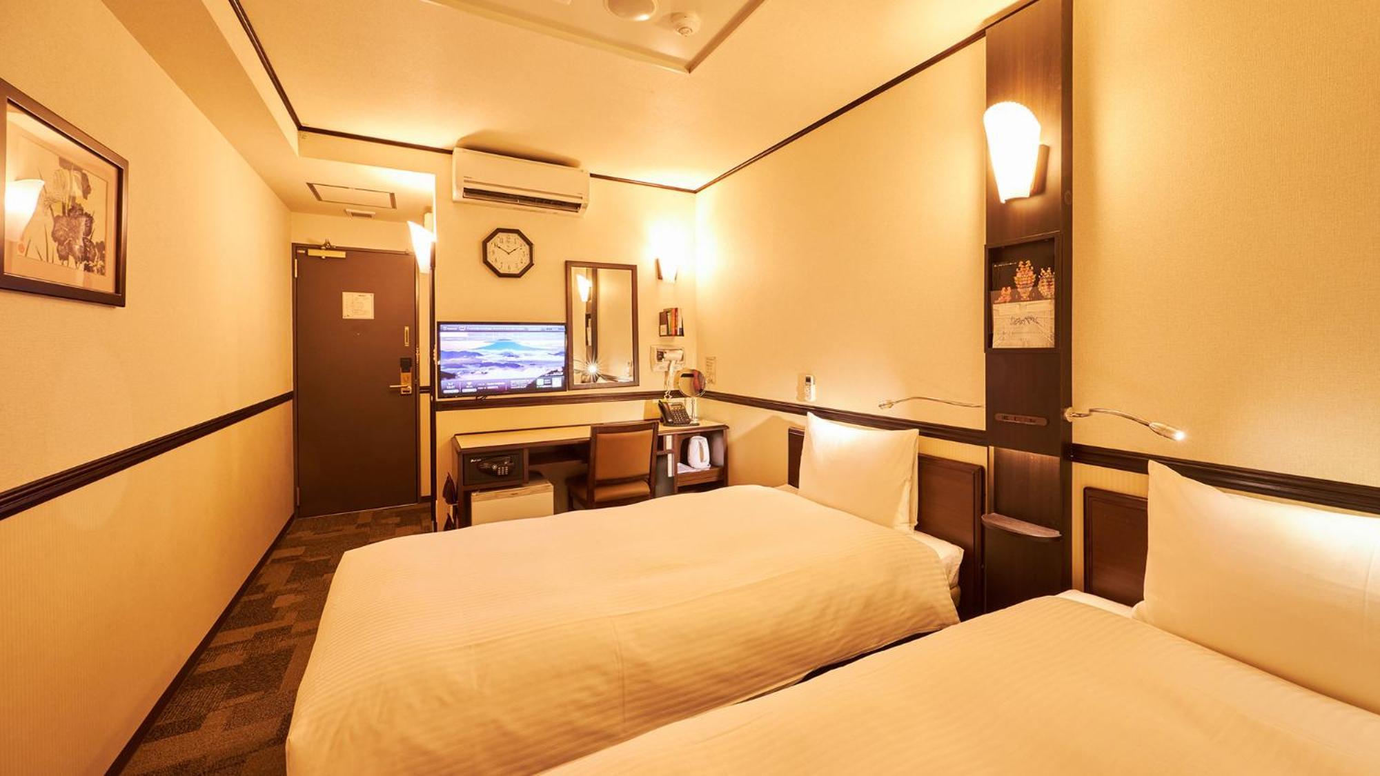Toyoko Inn Tsu Eki Nishi Guchi Chambre photo