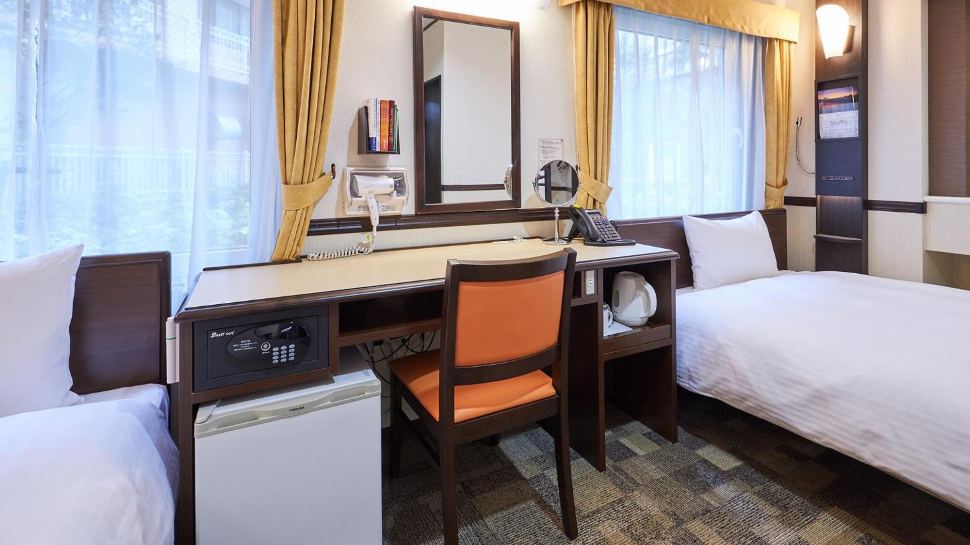 Toyoko Inn Tsu Eki Nishi Guchi Chambre photo